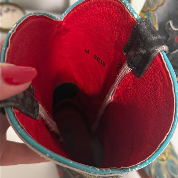 Embroidered cowboy boots - Picture 4 of 7